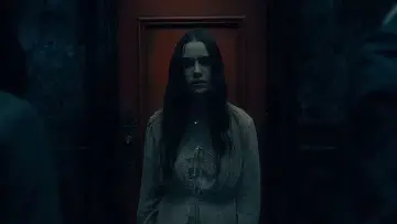 Zasłona к сериалу "Nawiedzony dom na wzgórzu" #1351605