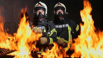 Zasłona do serialu "Feuer & Flamme" #1482551