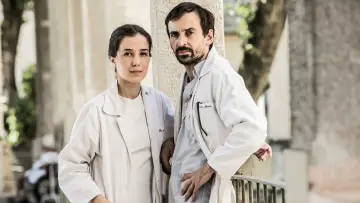 Zasłona к сериалу "Sob Pressão" #1393791
