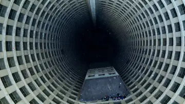 Zasłona do serialu "Porzucone konstrukcje" #1344871