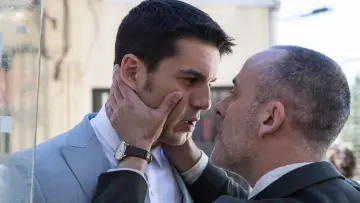Zasłona do serialu "Żyję" #1876383