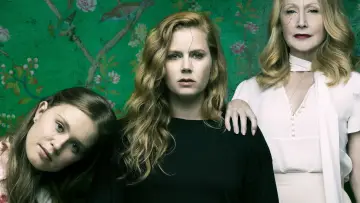 Zasłona к сериалу "Ostre przedmioty" #1401456