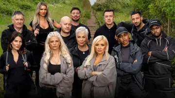 Zasłona к сериалу "Celebrity Hunted" #1317040