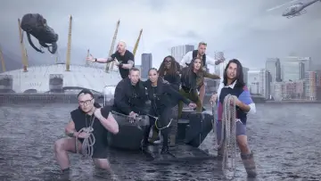 Zasłona к сериалу "Celebrity Hunted" #1317042