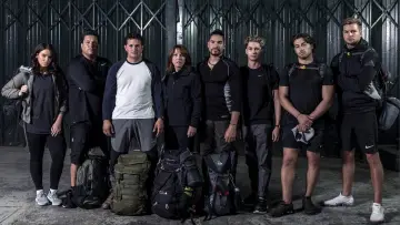 Zasłona к сериалу "Celebrity Hunted" #1317043