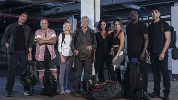Zasłona к сериалу "Celebrity Hunted" #1317044