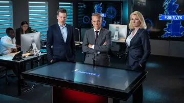 Zasłona к сериалу "Celebrity Hunted" #1317045