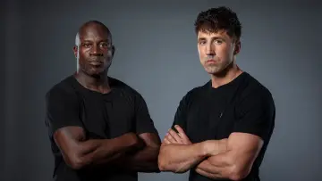 Zasłona к сериалу "Celebrity Hunted" #1317050