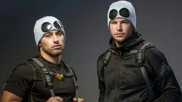 Zasłona к сериалу "Celebrity Hunted" #1317052
