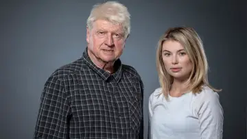 Zasłona к сериалу "Celebrity Hunted" #1317059