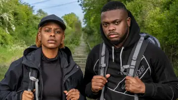 Zasłona к сериалу "Celebrity Hunted" #1317063