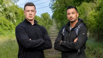 Zasłona к сериалу "Celebrity Hunted" #1317066
