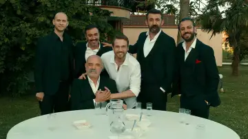 Zasłona к сериалу "Dół" #1301883