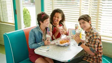 Zasłona к сериалу "Andi Mack" #1458263