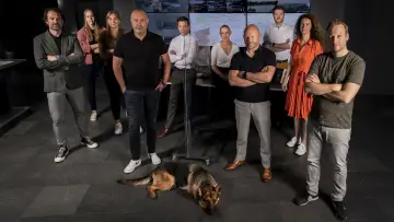 Zasłona do serialu "Hunted" #1417315
