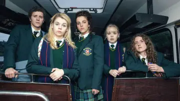 Zasłona к сериалу "Derry Girls" #1428030