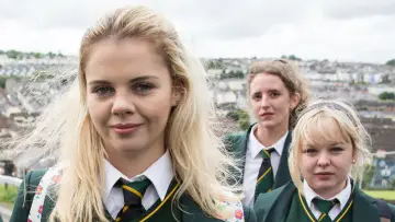 Zasłona к сериалу "Derry Girls" #1428033