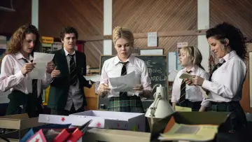Zasłona к сериалу "Derry Girls" #1428050