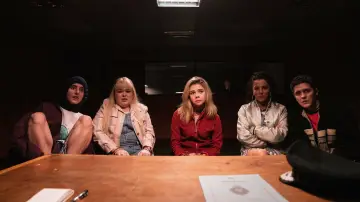 Zasłona к сериалу "Derry Girls" #1428052