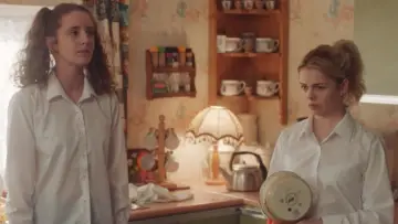 Zasłona к сериалу "Derry Girls" #1428064