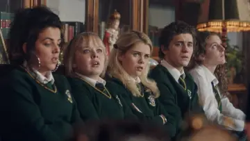 Zasłona к сериалу "Derry Girls" #1428078