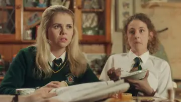 Zasłona к сериалу "Derry Girls" #1428079