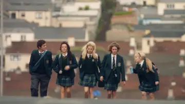Zasłona к сериалу "Derry Girls" #1428080