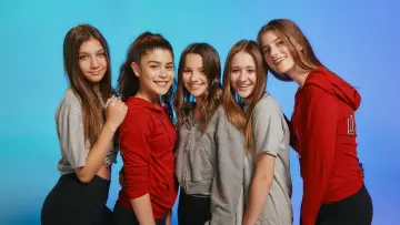Zasłona к сериалу "Chicken Girls" #1423520