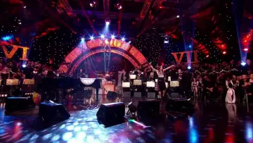Zasłona do serialu "Jools