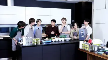Zasłona к сериалу "달려라 방탄!" #1396636