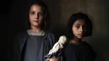 Zasłona к сериалу "Genialna przyjaciółka" #1362943