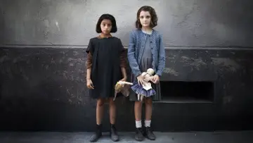 Zasłona к сериалу "Genialna przyjaciółka" #1362957