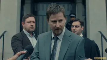 Zasłona do serialu "Niewinny" #1821022