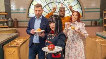 Zasłona do serialu "Bake Off: The Professionals" #1493780
