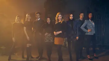 Zasłona к сериалу "Słodkie kłamstewka: Perfekcjonistki" #1460645