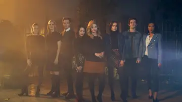 Zasłona к сериалу "Słodkie kłamstewka: Perfekcjonistki" #1460649