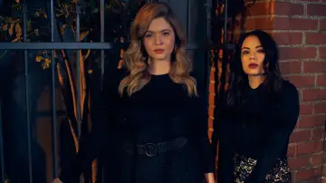 Zasłona к сериалу "Słodkie kłamstewka: Perfekcjonistki" #1460652