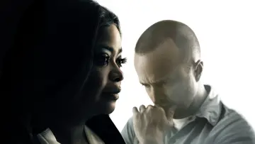 Zasłona к сериалу "Truth Be Told" #1378707