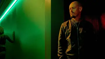 Zasłona к сериалу "Mr Inbetween" #1387438