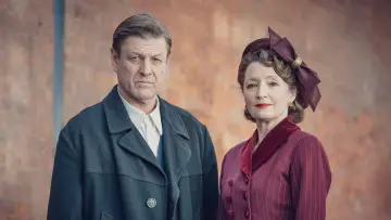 Zasłona do serialu "Świat w ogniu" #1892118