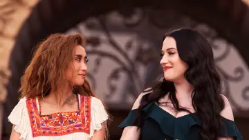 Zasłona к сериалу "Dollface" #1327022