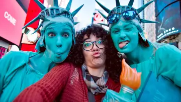 Zasłona do serialu "Betty w Nowym Jorku" #1457965