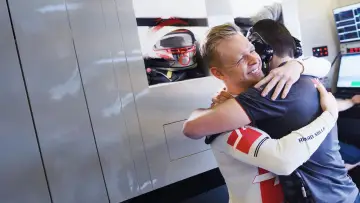 Zasłona к сериалу "Formula 1: Jazda o życie" #1367120