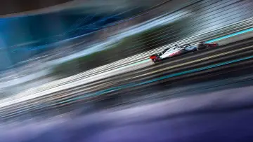 Zasłona к сериалу "Formula 1: Jazda o życie" #1367131