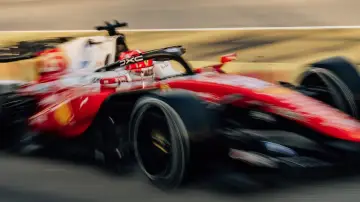 Zasłona к сериалу "Formula 1: Jazda o życie" #1367147