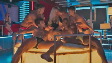 Zasłona к сериалу "Toy Boy" #1462405