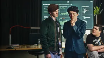 Zasłona к сериалу "Jak sprzedawać dragi w sieci (szybko)" #1459377