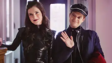 Zasłona к сериалу "Bonding" #1468852