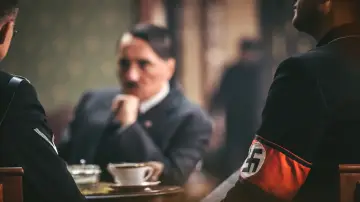 Zasłona do serialu "Rise of the Nazis" #1864088