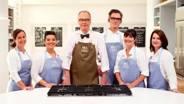 Zasłona do serialu "Christopher Kimball